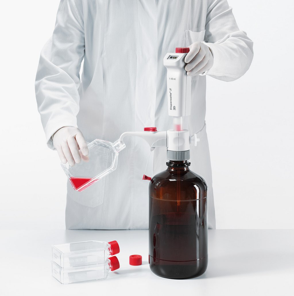 Employee works with a Dispensette