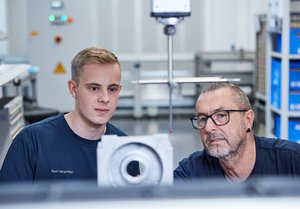 VACUUBRAND employee working in quality assurance